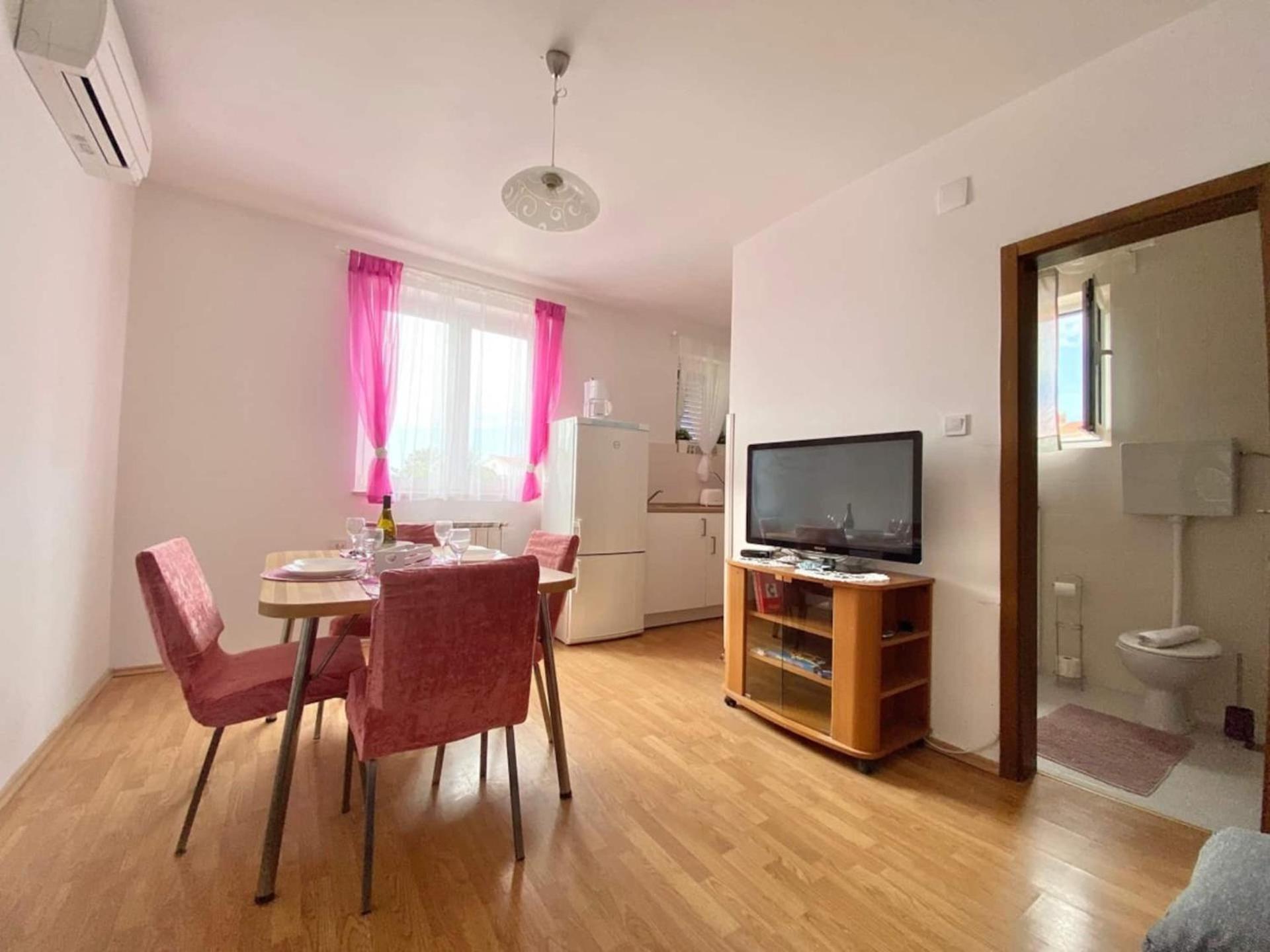 Apartments Xenia Krk كرك المظهر الخارجي الصورة