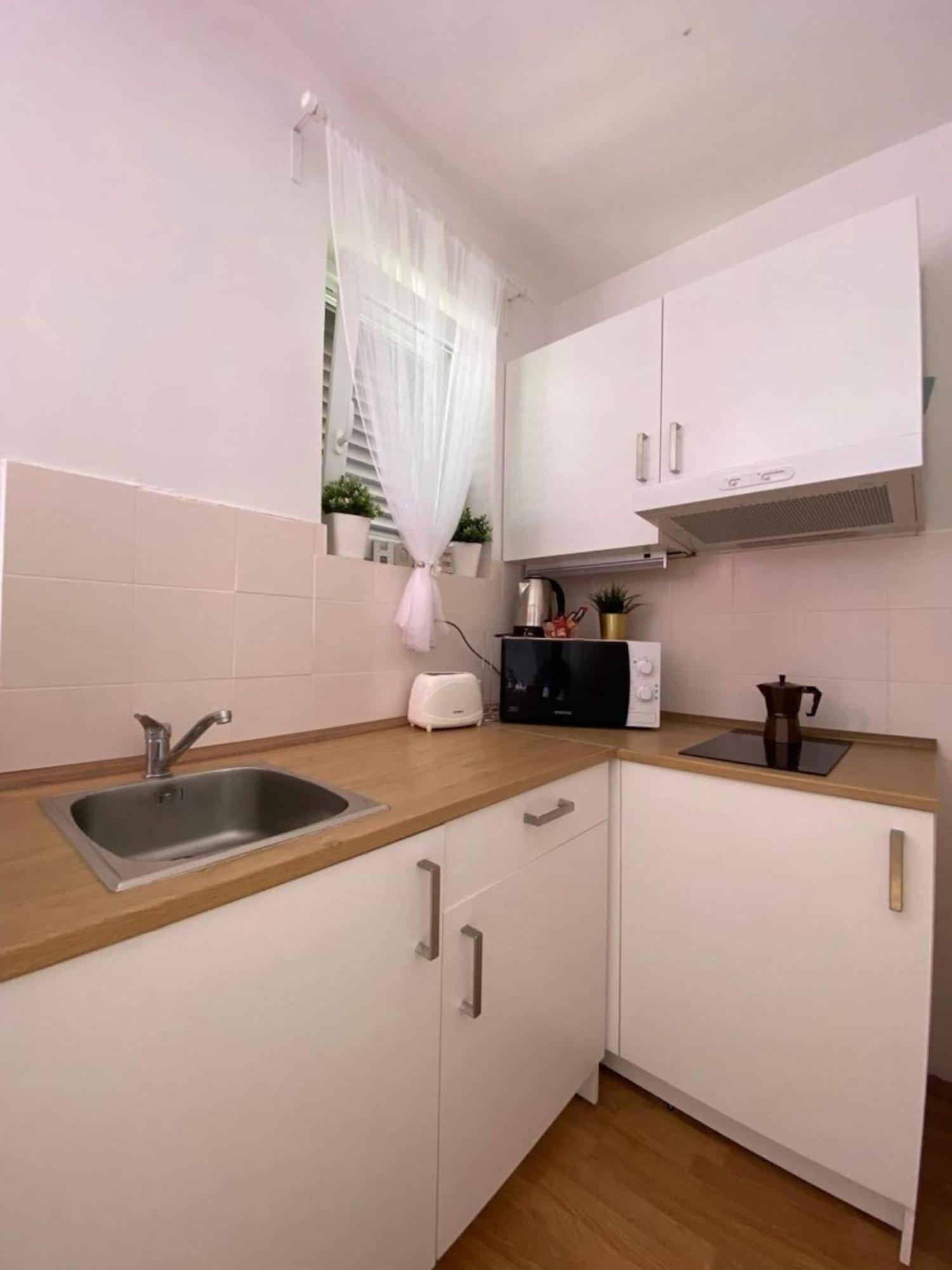 Apartments Xenia Krk كرك المظهر الخارجي الصورة