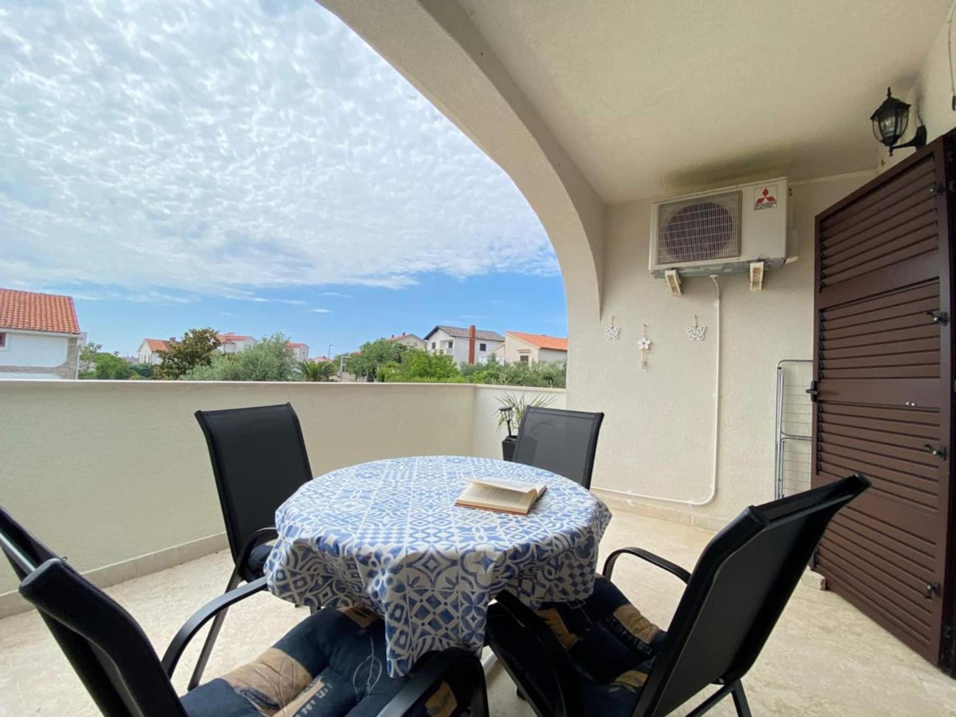 Apartments Xenia Krk كرك المظهر الخارجي الصورة