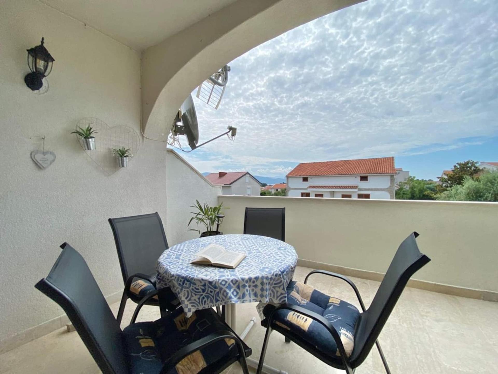 Apartments Xenia Krk كرك المظهر الخارجي الصورة